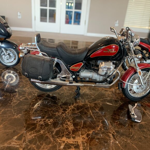 5 lot collectible die cast motorcycle models, Harley, BMW, Honda, Motto Guzzi - Picture 12 of 16